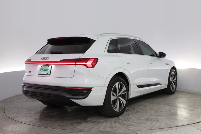 2024 Audi Q8 e-tron