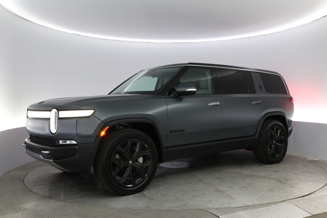 2024 Rivian R1S