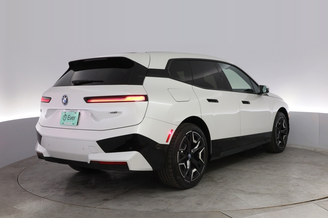 2023 BMW iX