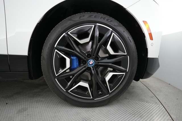 2023 BMW iX