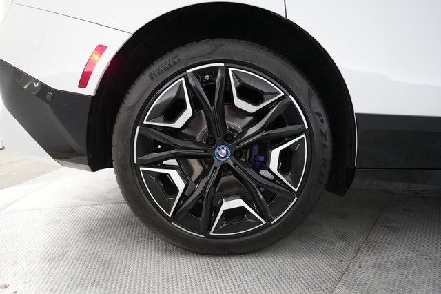 2023 BMW iX