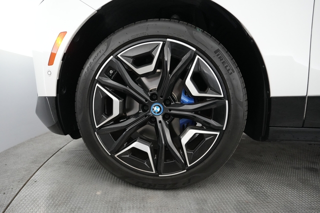2023 BMW iX