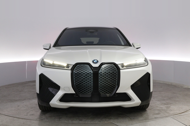 2023 BMW iX