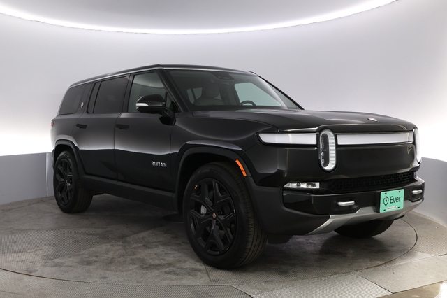 2024 Rivian R1S