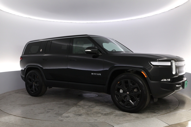 2024 Rivian R1S