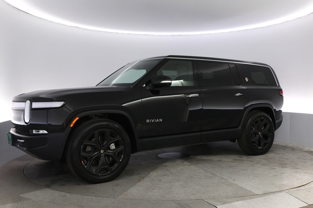 2024 Rivian R1S