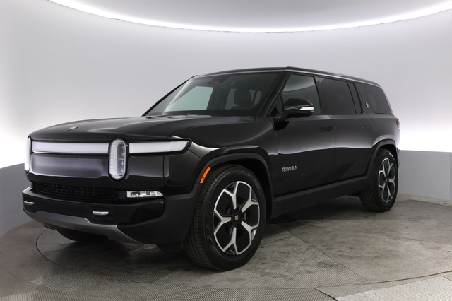 2024 Rivian R1S