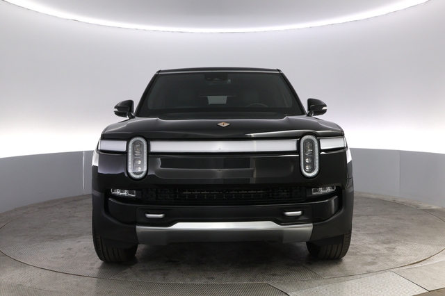 2024 Rivian R1S