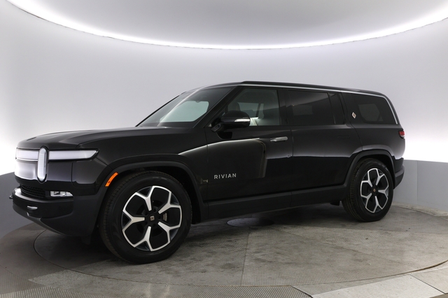 2024 Rivian R1S