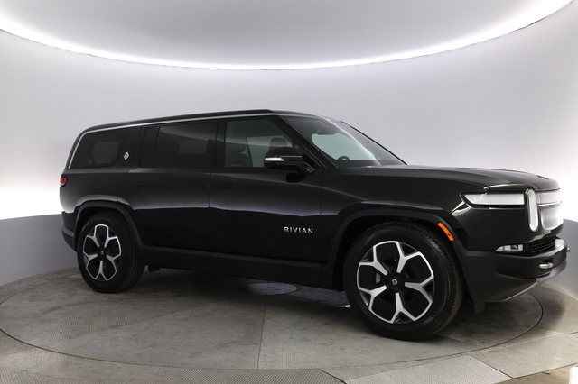 2024 Rivian R1S