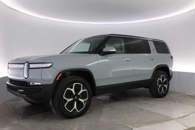 2024 Rivian R1S