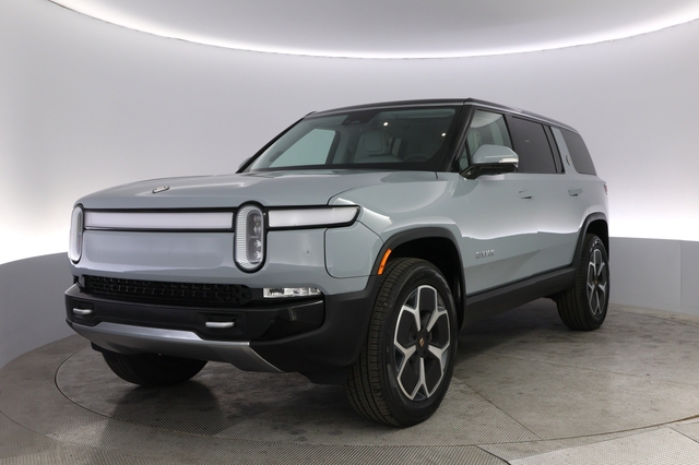 2024 Rivian R1S