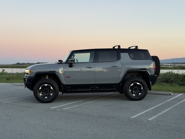 2024 GMC Hummer EV SUV
