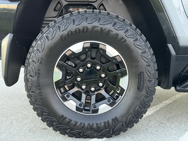 2024 GMC Hummer EV SUV