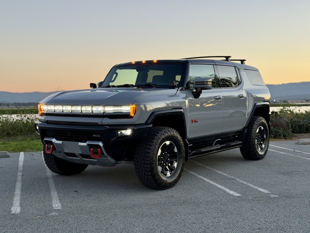2024 GMC Hummer EV SUV