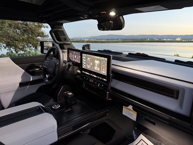 2024 GMC Hummer EV SUV