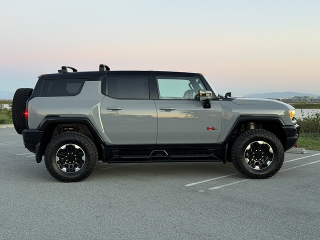 2024 GMC Hummer EV SUV