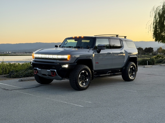 2024 GMC Hummer EV SUV