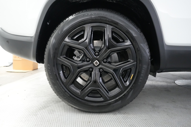 2024 Rivian R1S