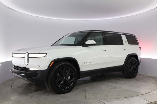 2024 Rivian R1S