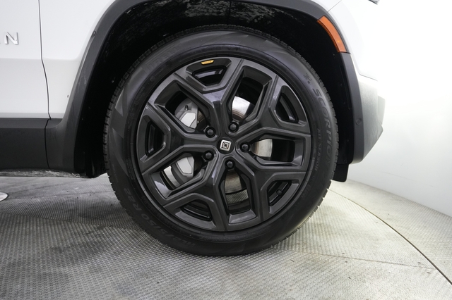 2024 Rivian R1S