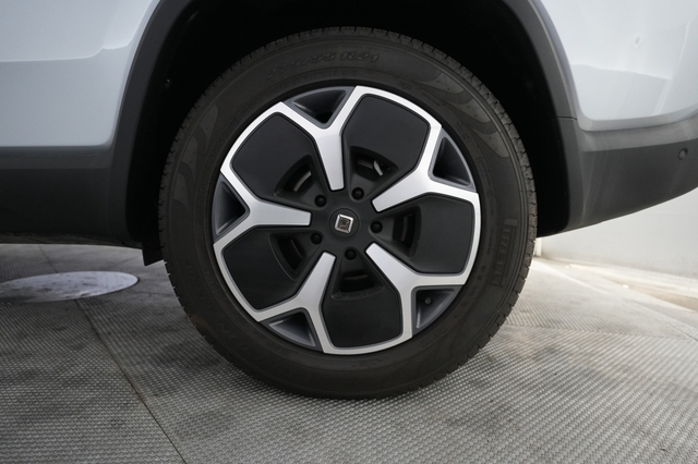 2024 Rivian R1S