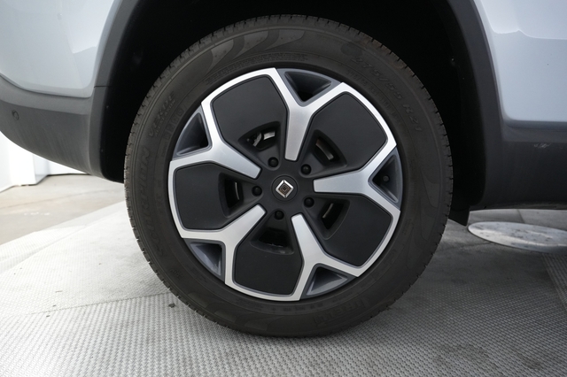 2024 Rivian R1S