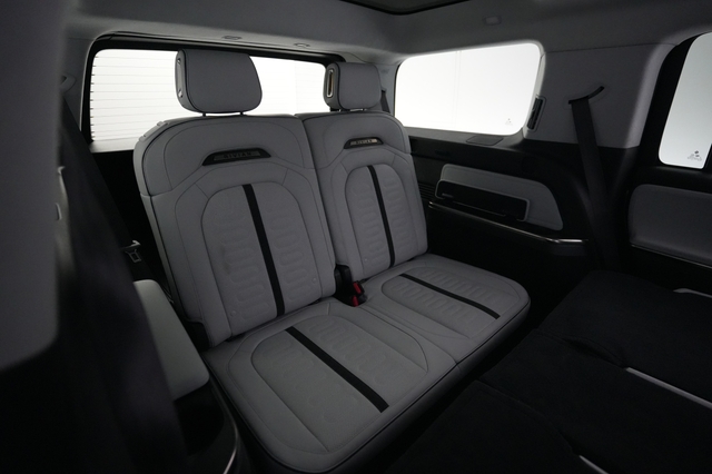 2024 Rivian R1S