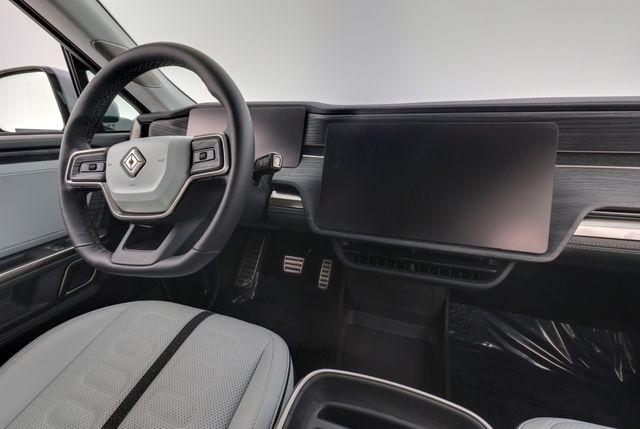 2024 Rivian R1S
