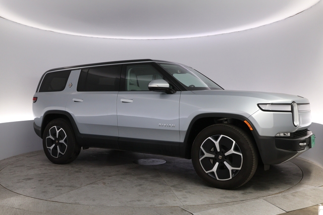 2024 Rivian R1S