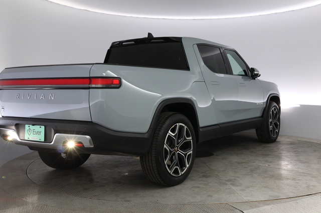 2024 Rivian R1T