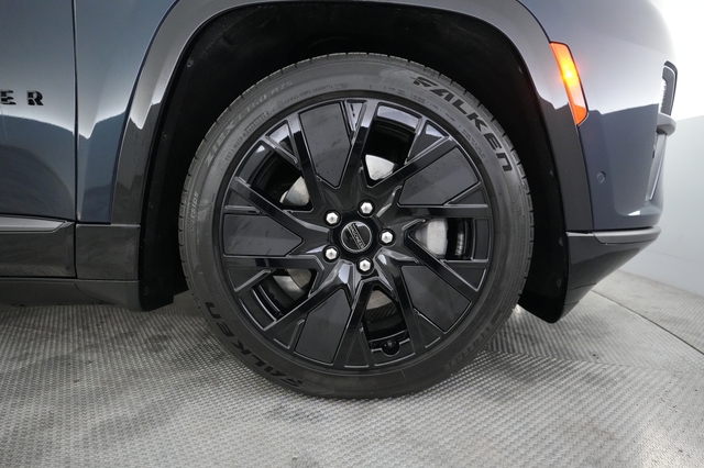 2024 Jeep Wagoneer S