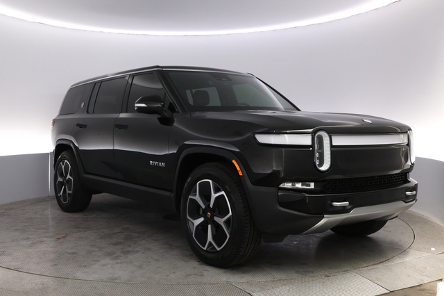 2024 Rivian R1S