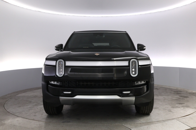 2024 Rivian R1S