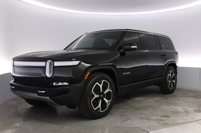 2024 Rivian R1S