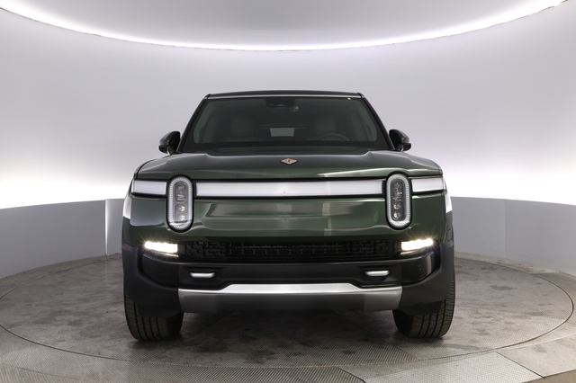 2024 Rivian R1S