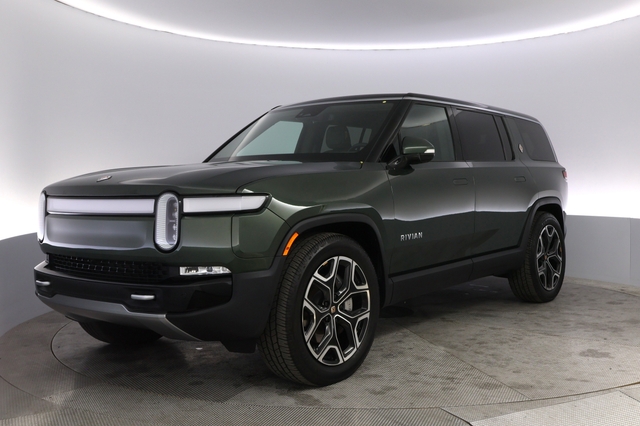 2024 Rivian R1S