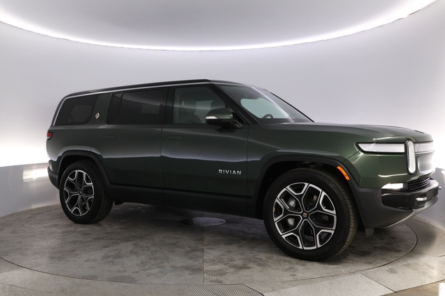 2024 Rivian R1S