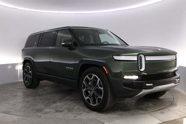 2024 Rivian R1S