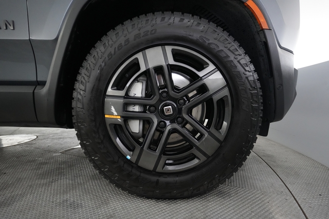2025 Rivian R1S