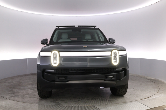 2025 Rivian R1S