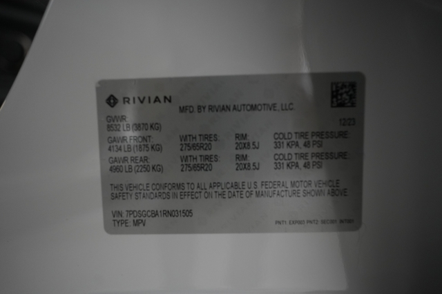 2024 Rivian R1S