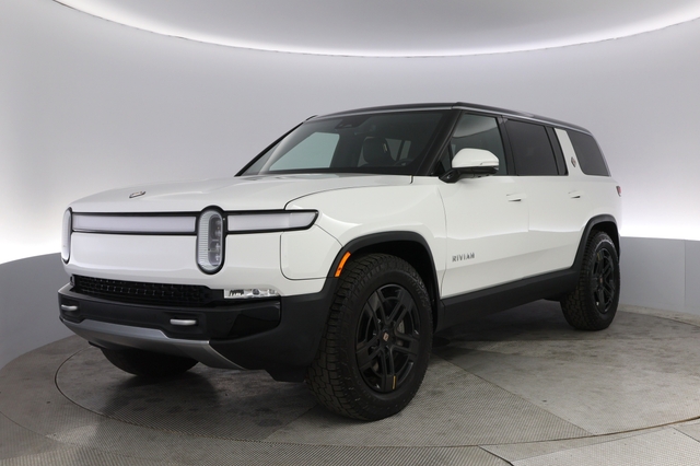 2024 Rivian R1S