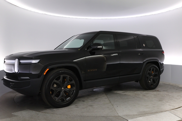 2025 Rivian R1S