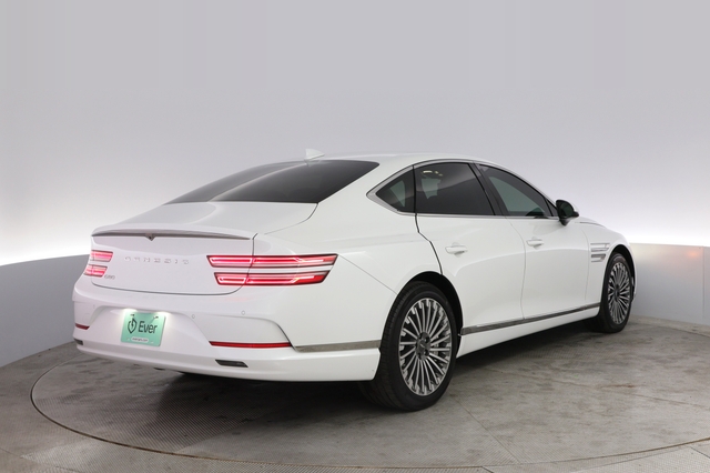 2024 Genesis Electrified G80