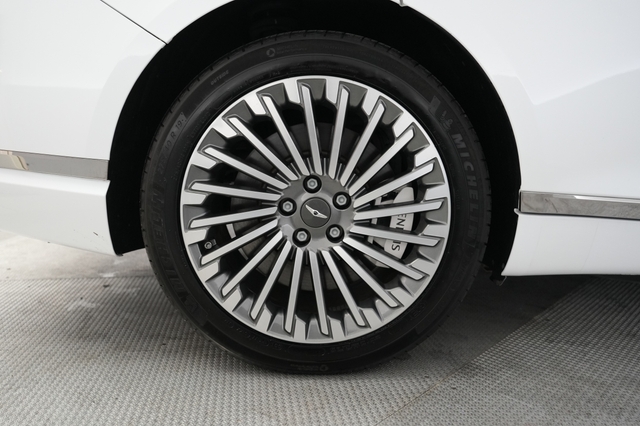 2024 Genesis Electrified G80