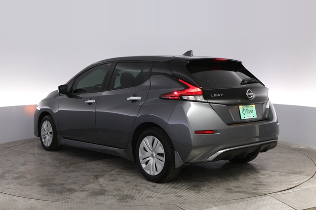 2025 Nissan LEAF