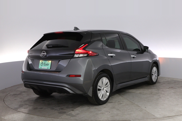 2025 Nissan LEAF
