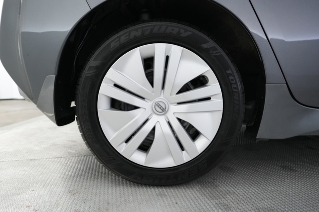 2025 Nissan LEAF