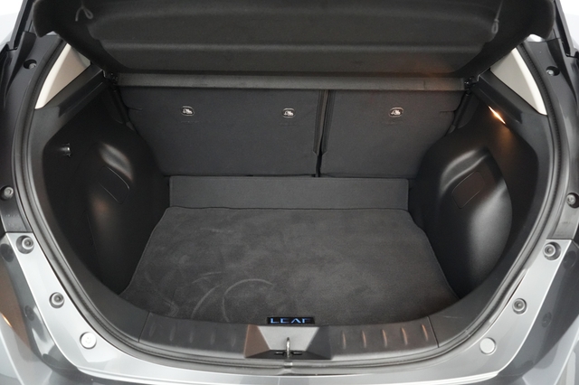 2025 Nissan LEAF